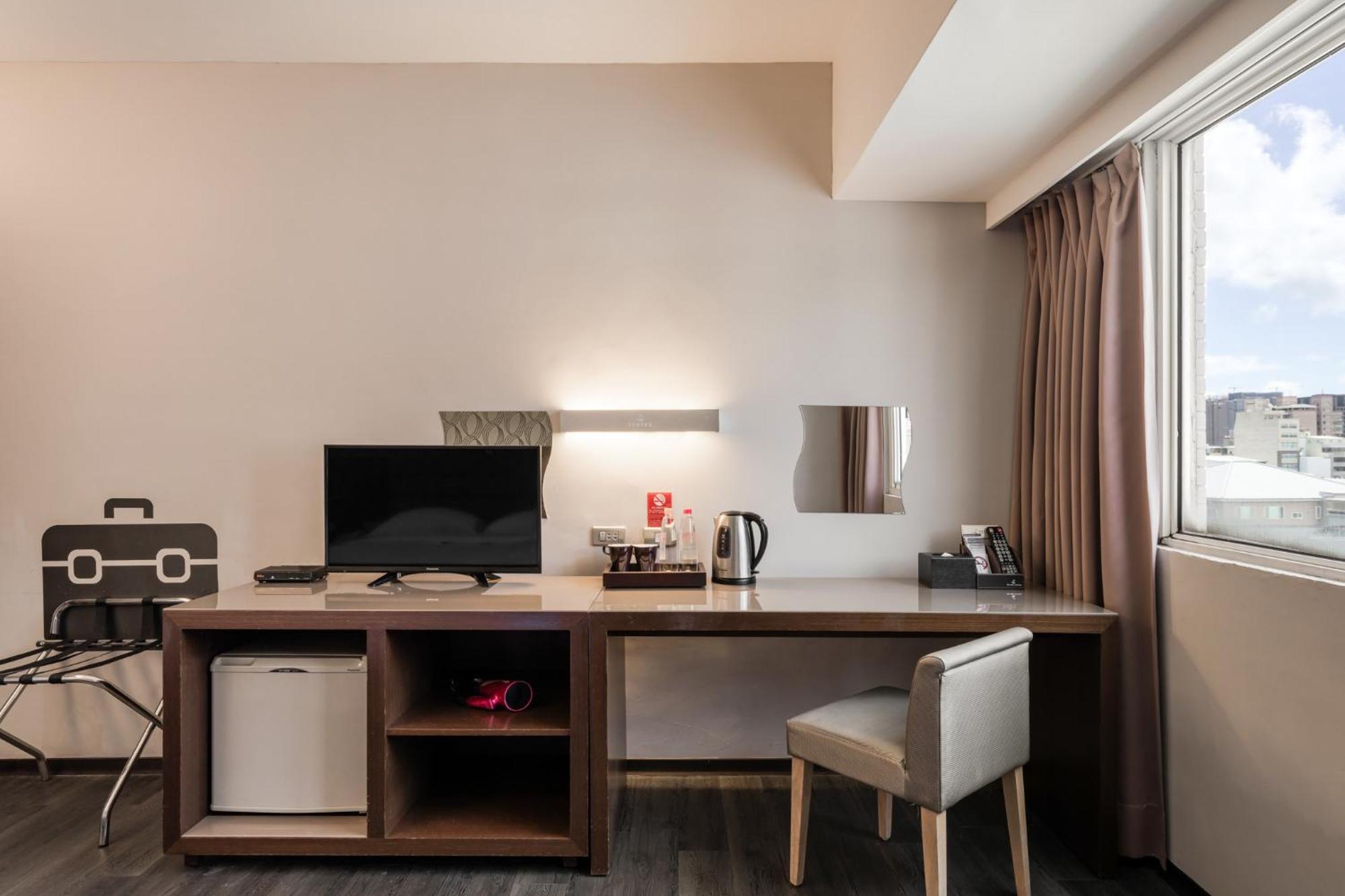 The Riverside Hotel Esthetics Kaohsiung Luaran gambar